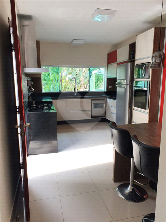 Casa térrea de alto padrão no Jd Floresta