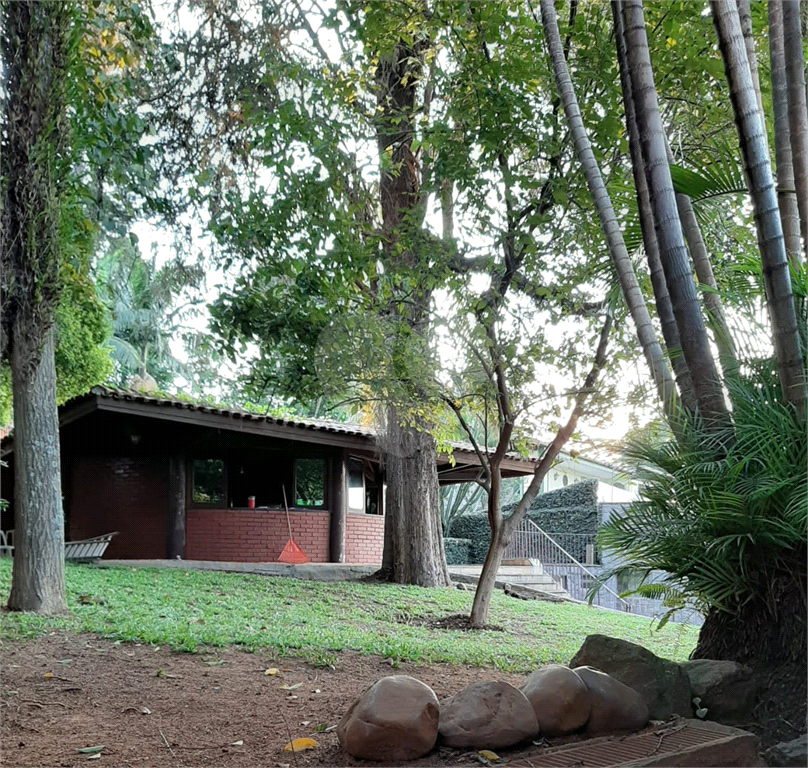 Casa térrea de alto padrão no Jd Floresta