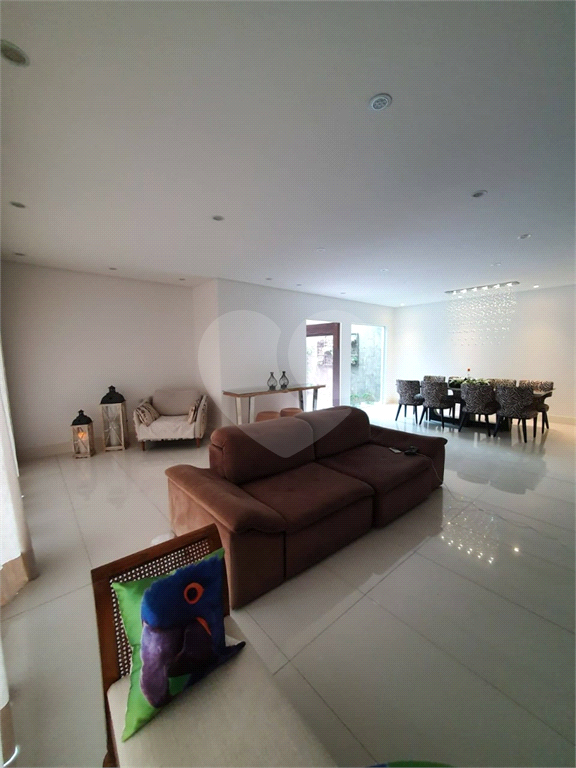 Casa térrea de alto padrão no Jd Floresta