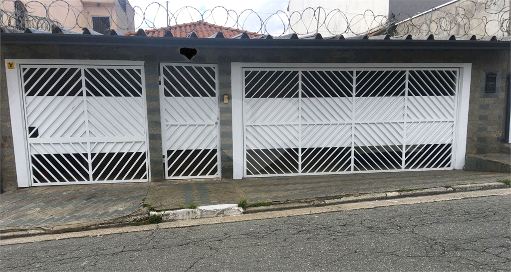 Casa  4 dormitórios, 3 vagas 