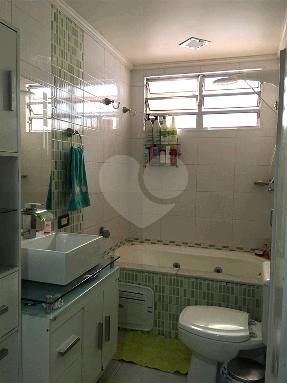 Casa  4 dormitórios, 3 vagas 