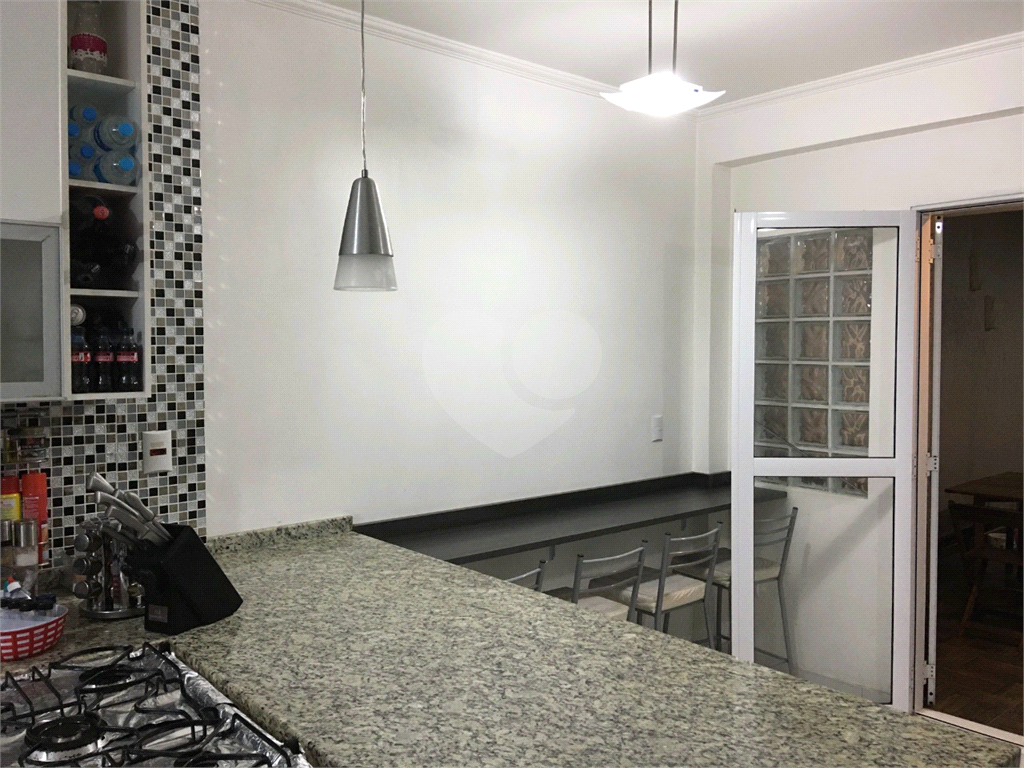 Casa  4 dormitórios, 3 vagas 
