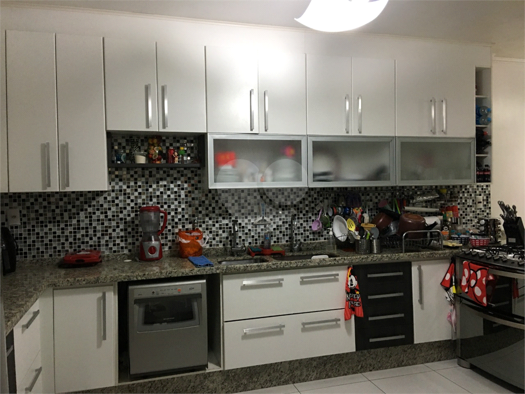 Casa  4 dormitórios, 3 vagas 