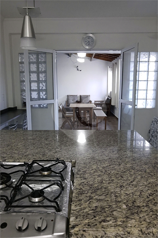 Casa  4 dormitórios, 3 vagas 