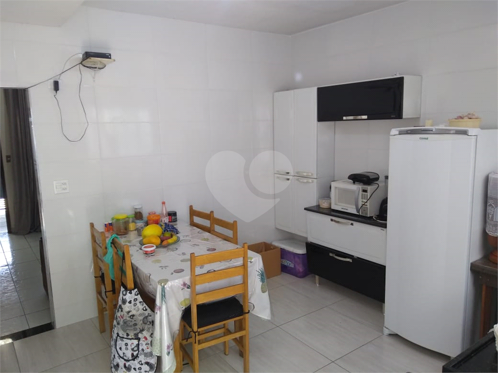 Casa à venda com 3 quartos, 81m² - Foto 4