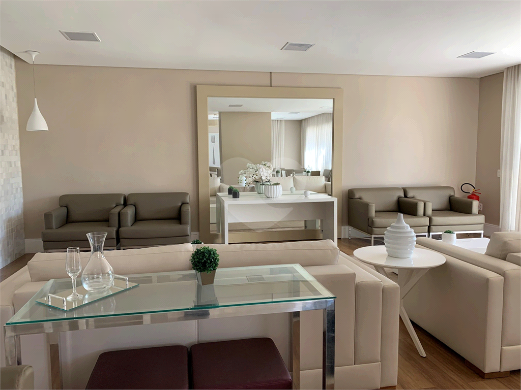 Apartamento para venda. 3 quartos (1 suíte), varanda gourmet, 2 vagas. Santa Teresinha Santana