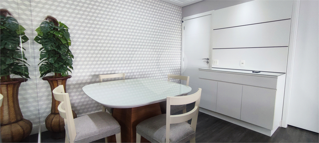 Apartamento para venda. 3 quartos (1 suíte), varanda gourmet, 2 vagas. Santa Teresinha Santana