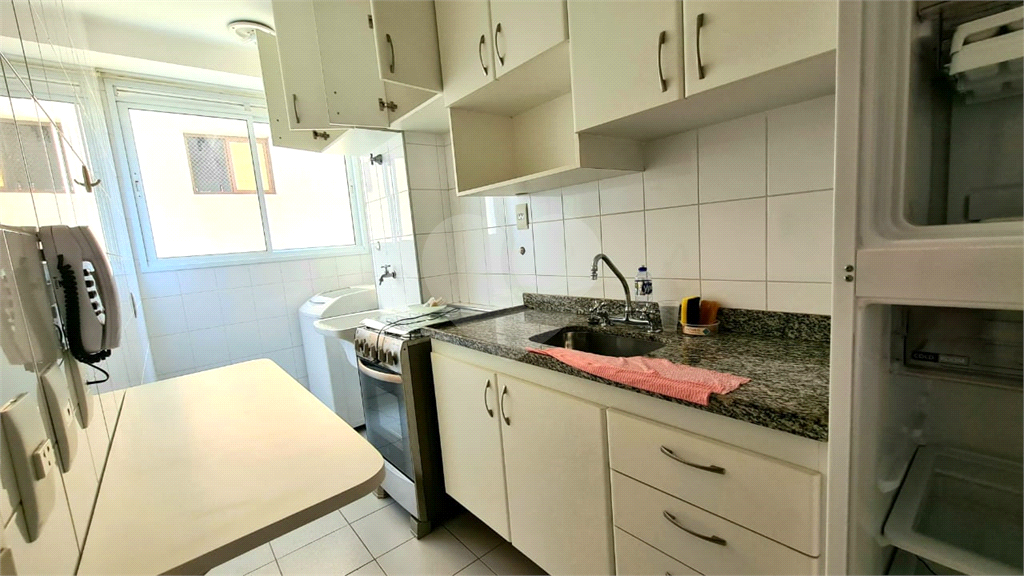 Apartamento reformado e mobiliado 1 dormitório, 1 suíte, 1 vaga em Higienópolis