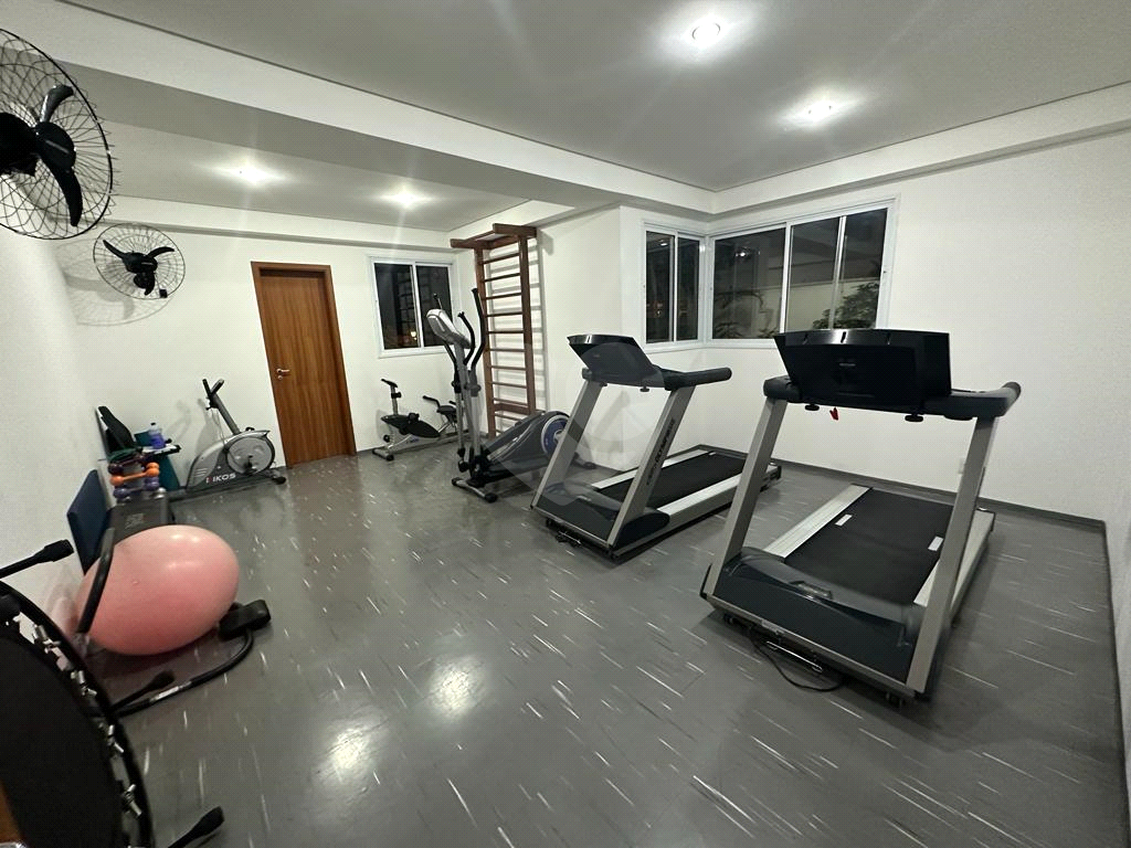 Apartamento reformado e mobiliado 1 dormitório, 1 suíte, 1 vaga em Higienópolis