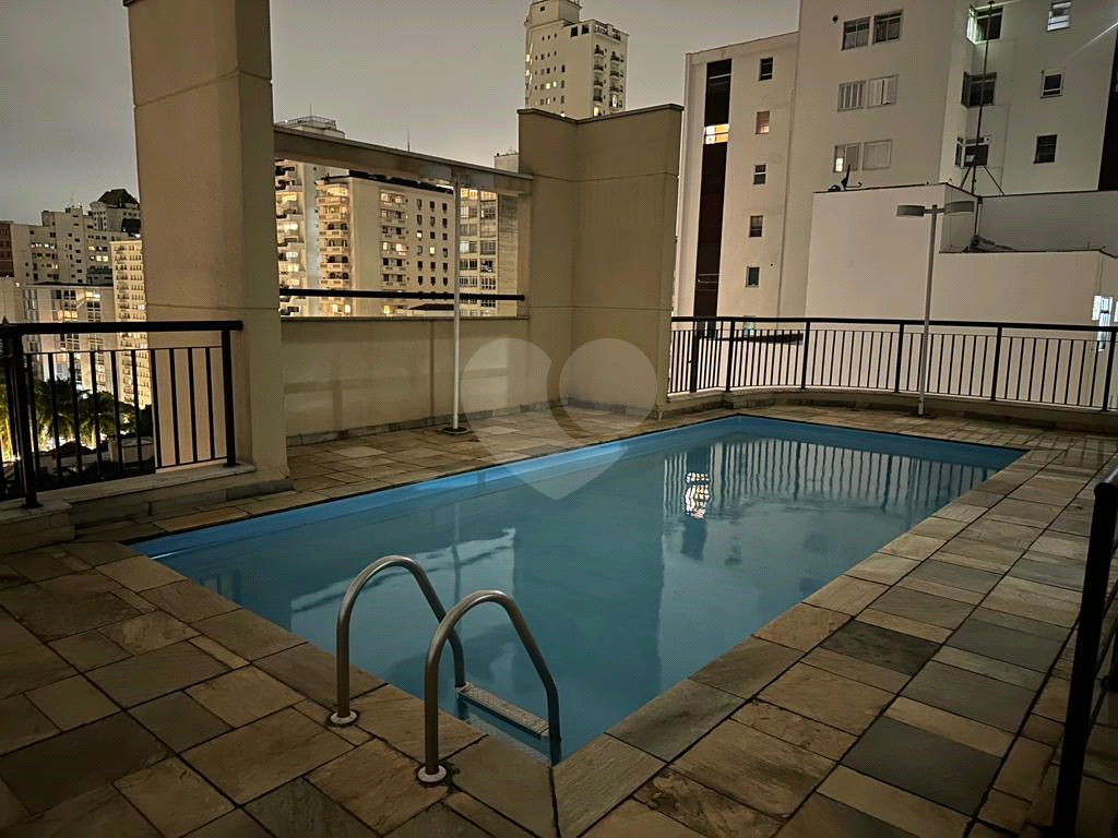 Apartamento reformado e mobiliado 1 dormitório, 1 suíte, 1 vaga em Higienópolis
