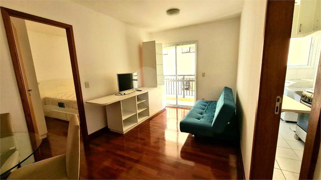 Apartamento reformado e mobiliado 1 dormitório, 1 suíte, 1 vaga em Higienópolis