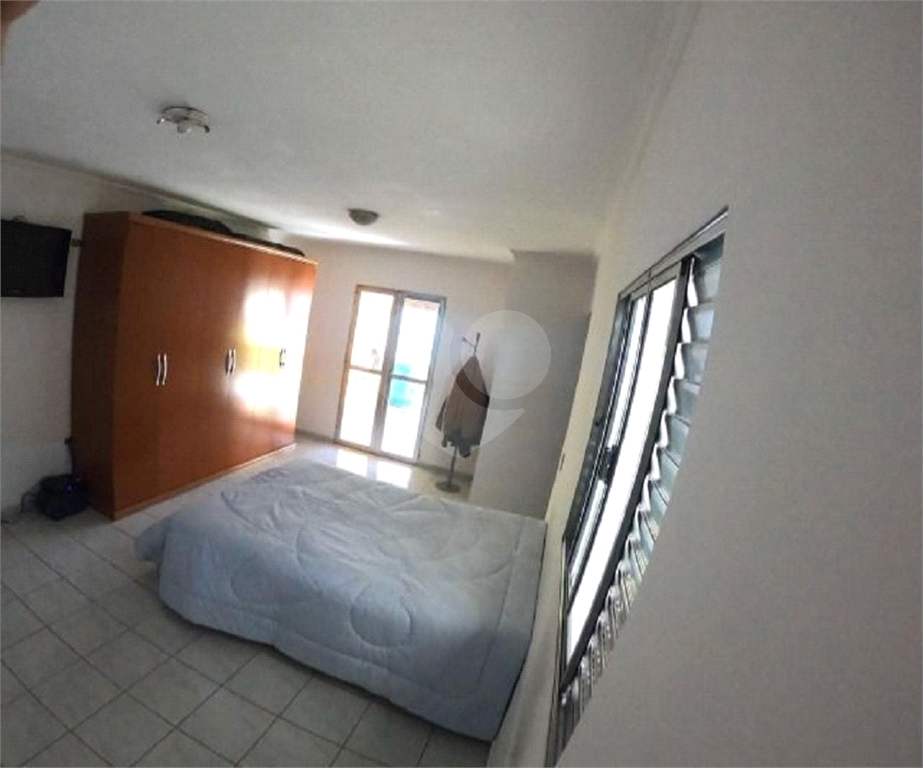 Sobrando a venda em São Paulo com garagem para caminhão