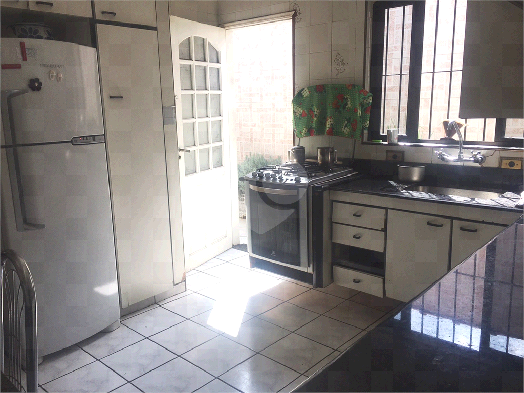 Casa térrea à venda na Vila Mazzei com 2 dormitórios.