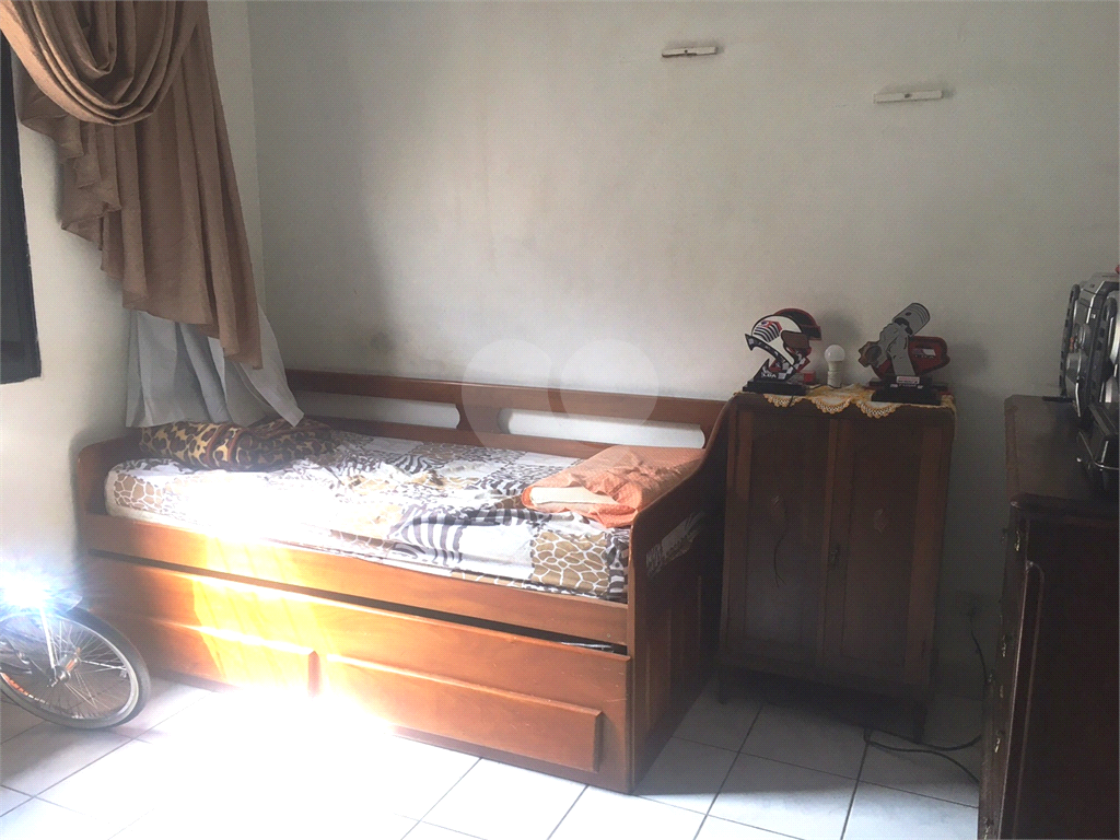 Casa térrea à venda na Vila Mazzei com 2 dormitórios.
