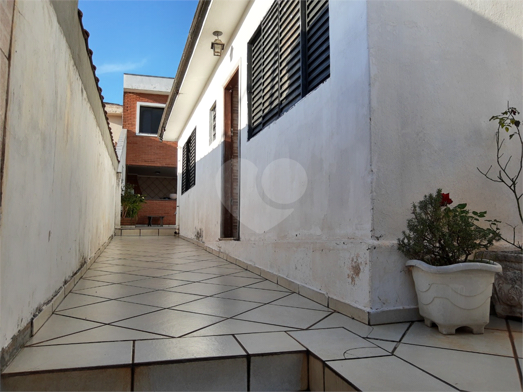 Casa térrea à venda na Vila Mazzei com 2 dormitórios.