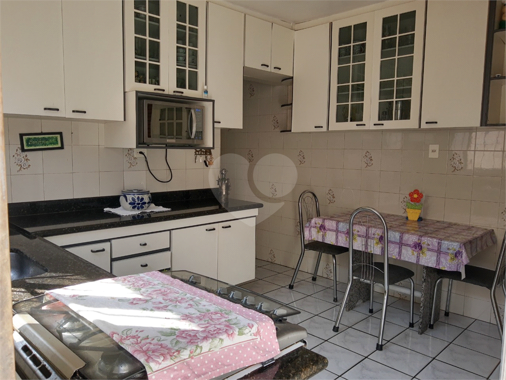 Casa térrea à venda na Vila Mazzei com 2 dormitórios.