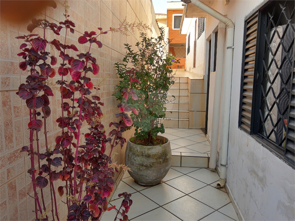 Casa térrea à venda na Vila Mazzei com 2 dormitórios.
