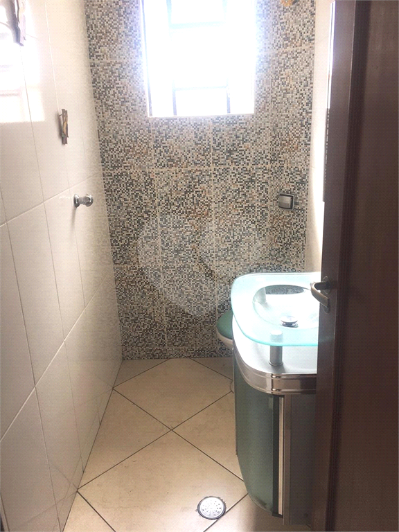 Casa térrea à venda na Vila Mazzei com 2 dormitórios.