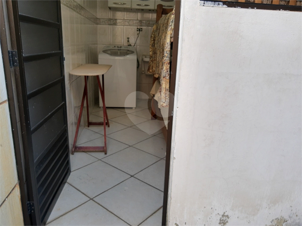 Casa térrea à venda na Vila Mazzei com 2 dormitórios.
