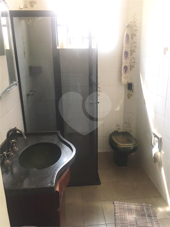Casa térrea à venda na Vila Mazzei com 2 dormitórios.