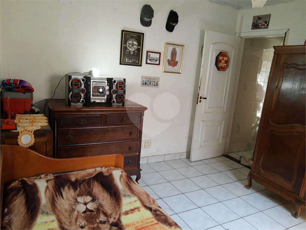 Casa térrea à venda na Vila Mazzei com 2 dormitórios.