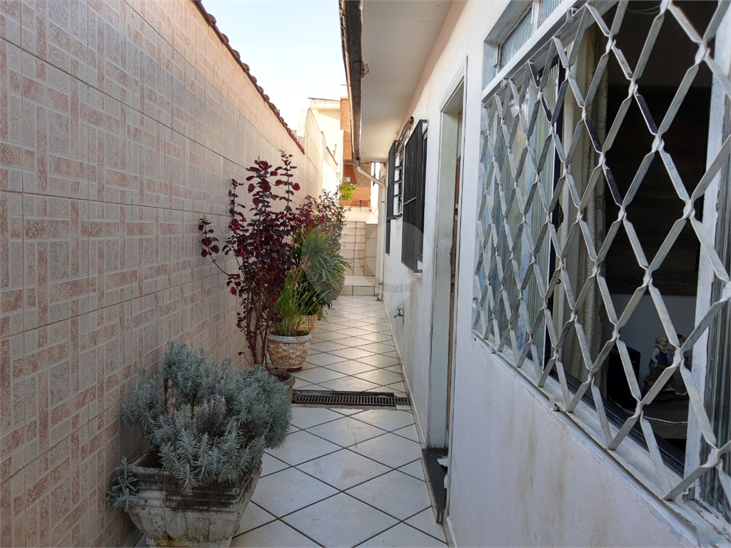 Casa térrea à venda na Vila Mazzei com 2 dormitórios.