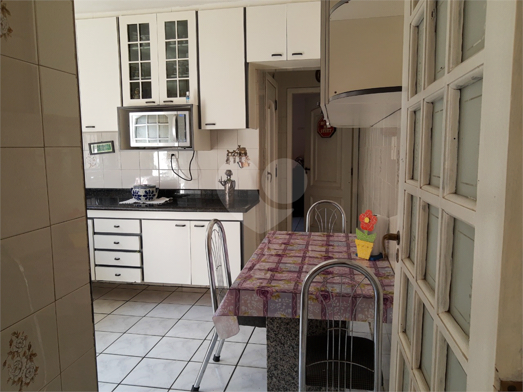 Casa térrea à venda na Vila Mazzei com 2 dormitórios.
