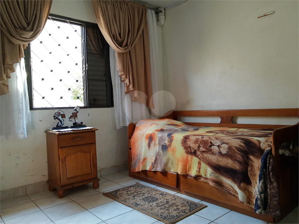 Casa térrea à venda na Vila Mazzei com 2 dormitórios.