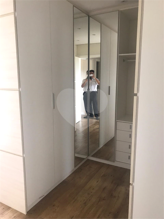 Apartamento  Mobiliado

