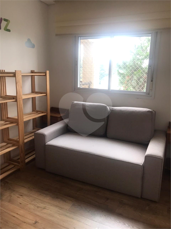 Apartamento  Mobiliado

