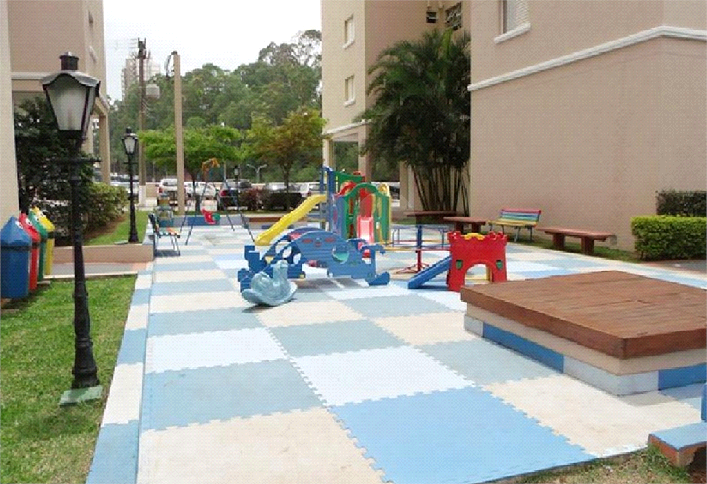APARTAMENTO em MORUMBI