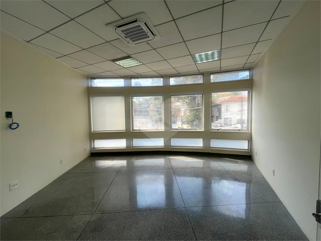 VENDA - LOCACAO PREDIO COMERCIAL - 3 ANDARES - PACAEMBU - 11 BANHEIROS - 12 VAGAS 