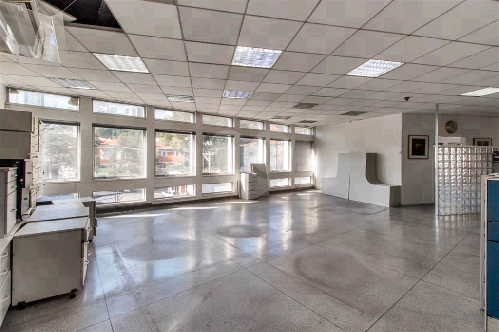 VENDA - LOCACAO PREDIO COMERCIAL - 3 ANDARES - PACAEMBU - 11 BANHEIROS - 12 VAGAS 