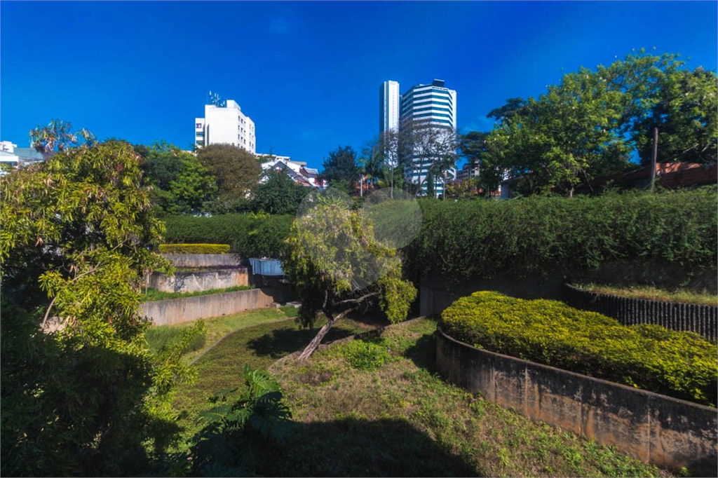 VENDA - LOCACAO PREDIO COMERCIAL - 3 ANDARES - PACAEMBU - 11 BANHEIROS - 12 VAGAS 