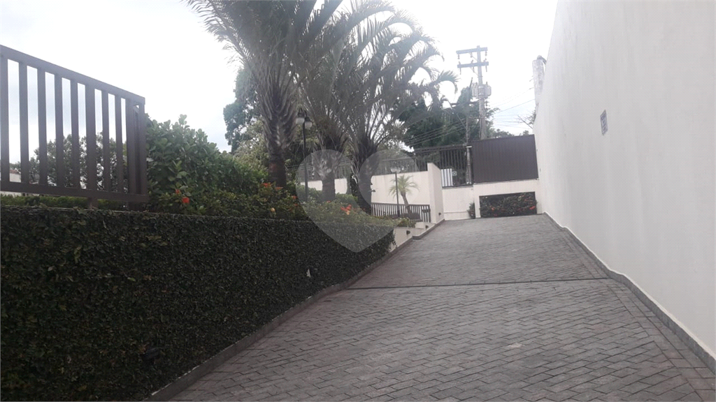 Apartamento Parada Inglesa- Pertinho do metro- 03 dormitorios- 01 suite - com armários planejados.