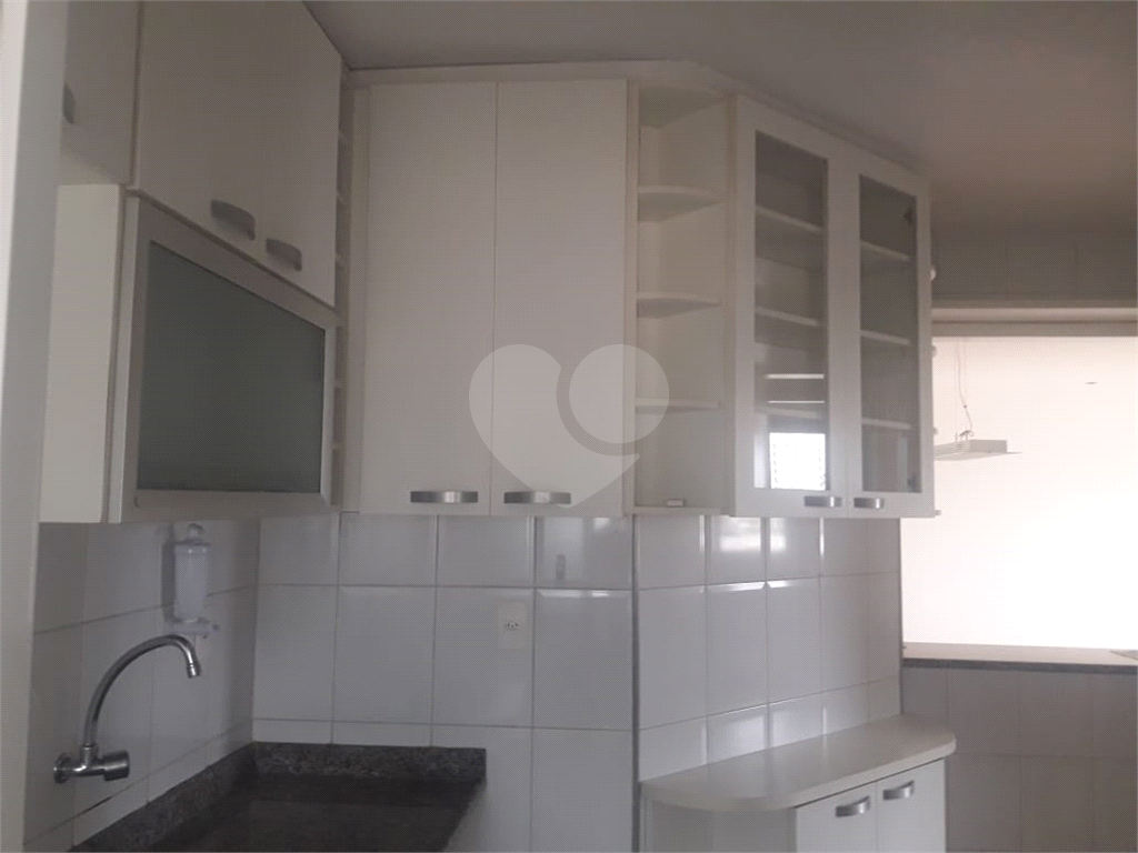 Apartamento Parada Inglesa- Pertinho do metro- 03 dormitorios- 01 suite - com armários planejados.