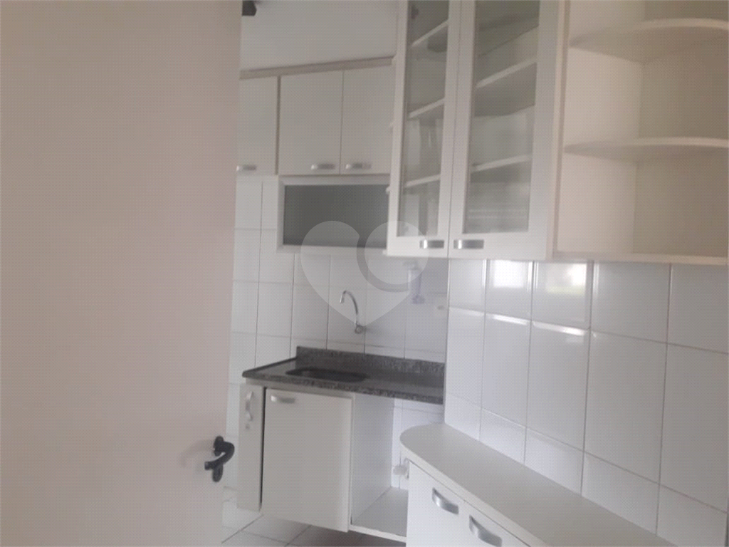 Apartamento Parada Inglesa- Pertinho do metro- 03 dormitorios- 01 suite - com armários planejados.