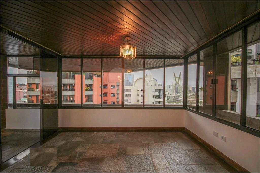Apartamento com piscina, sacada gourmet, zona sul