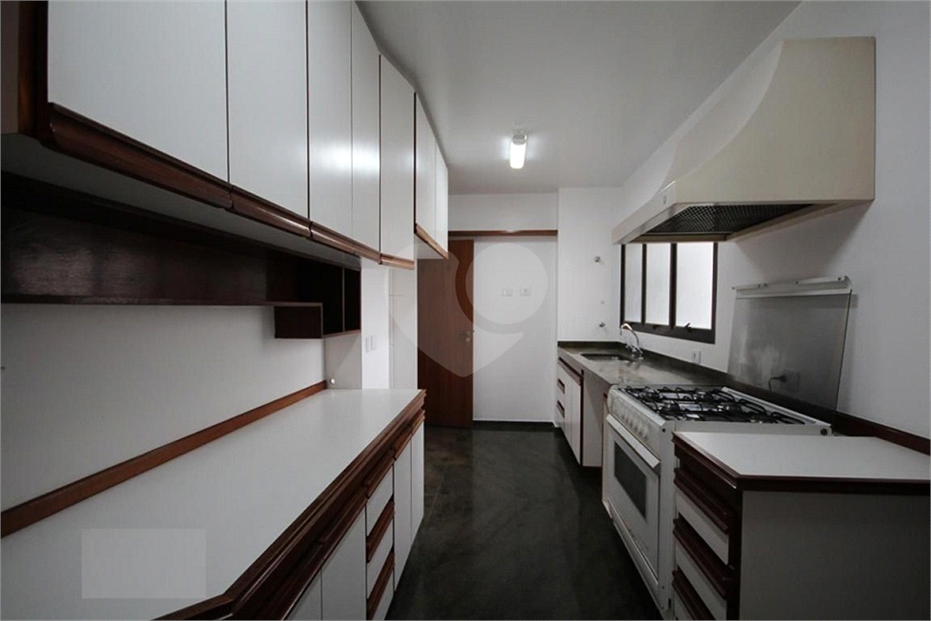Apartamento com piscina, sacada gourmet, zona sul
