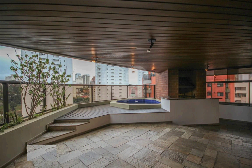 Apartamento com piscina, sacada gourmet, zona sul
