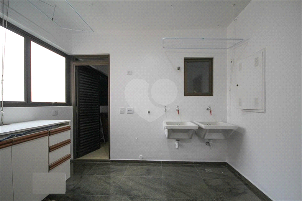 Apartamento com piscina, sacada gourmet, zona sul