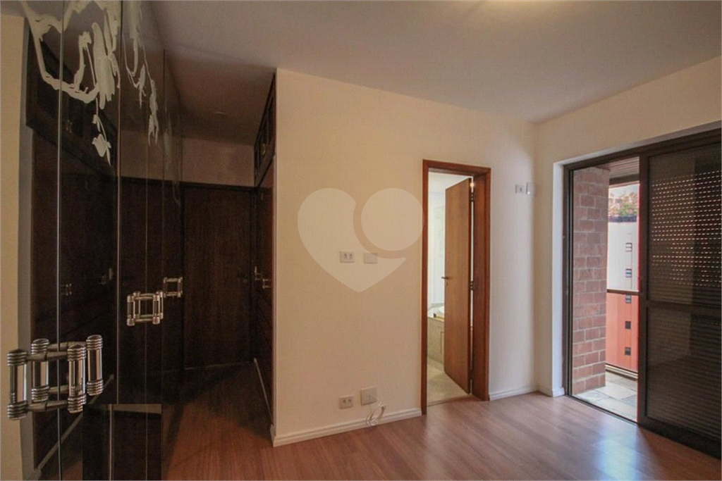 Apartamento com piscina, sacada gourmet, zona sul