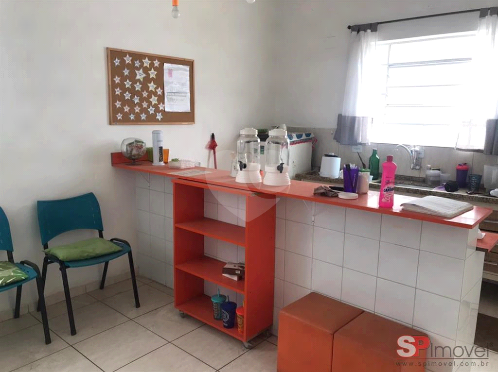 Sobrado comercial e ou residencial. 15 minutos a pé para o Metrô
