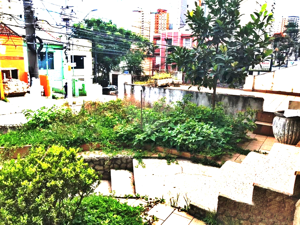 Sobrado comercial e ou residencial. 15 minutos a pé para o Metrô