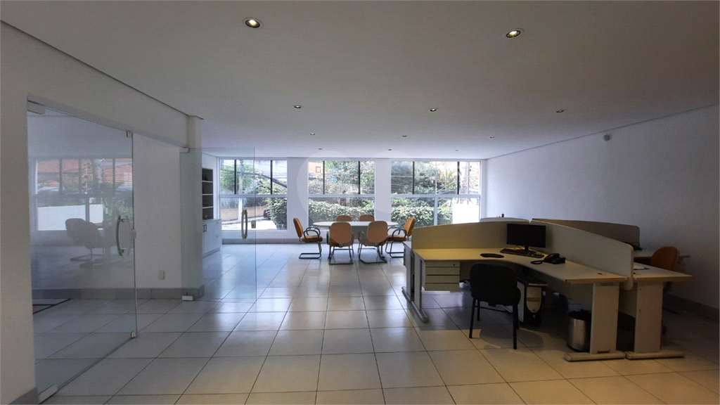 Prédio comercial no Jardim São Paulo
