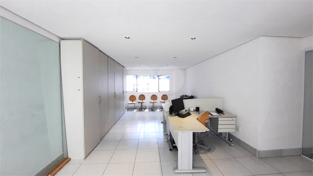Prédio comercial no Jardim São Paulo