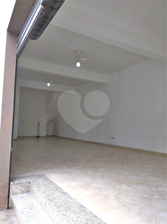 Prédio comercial e residencia em Santana. PERMUTA