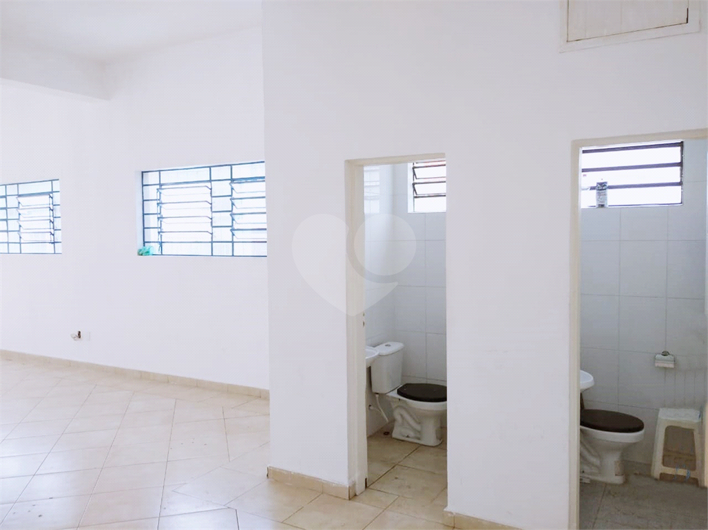 Prédio em Santana de esquina e dois andares. INVESTIDORES