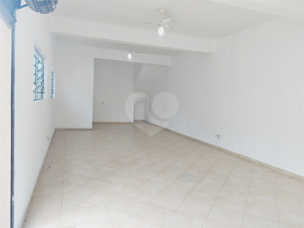 Prédio em Santana de esquina e dois andares. INVESTIDORES