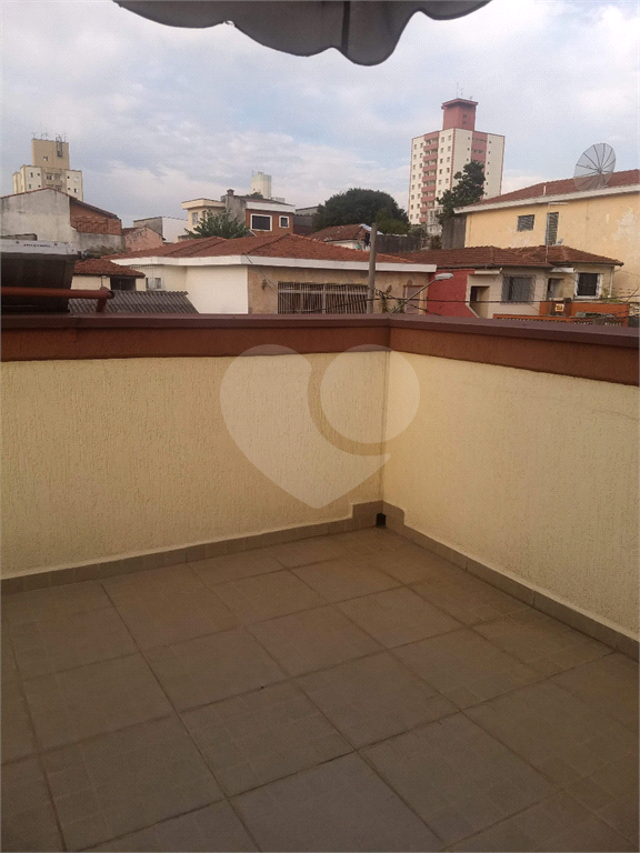 Sobrado, em rua tranquila próximo ao metrô